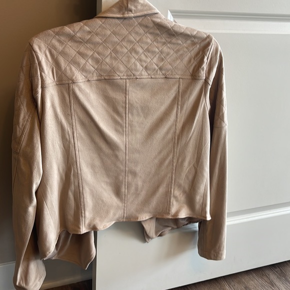 Jacket - Picture 5 of 6